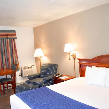 Attleboro Motor Inn Exteriör bild