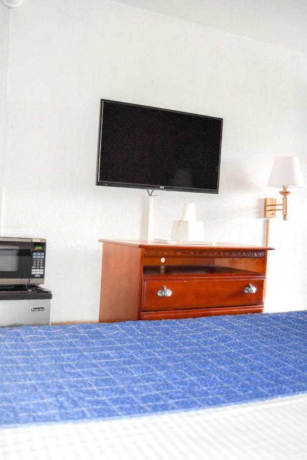 Attleboro Motor Inn Exteriör bild