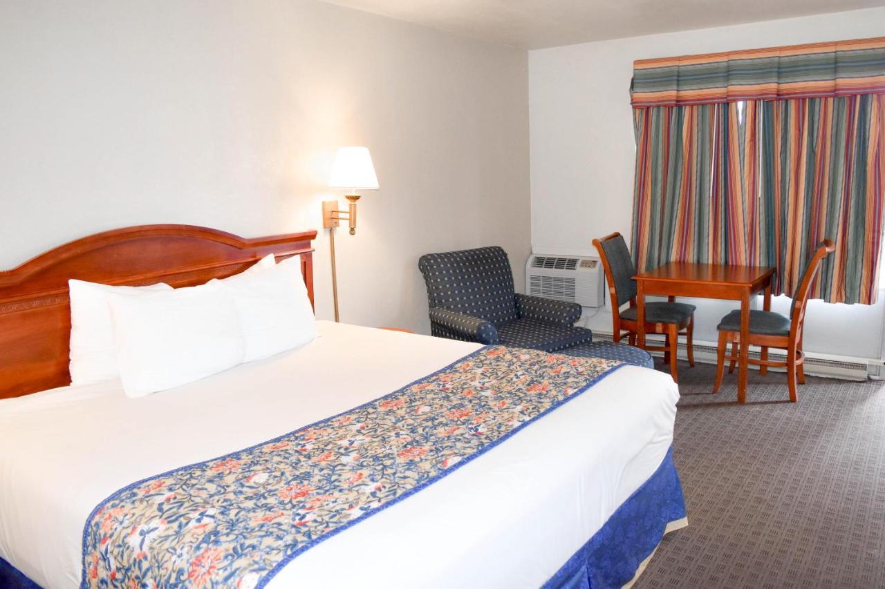 Attleboro Motor Inn Exteriör bild