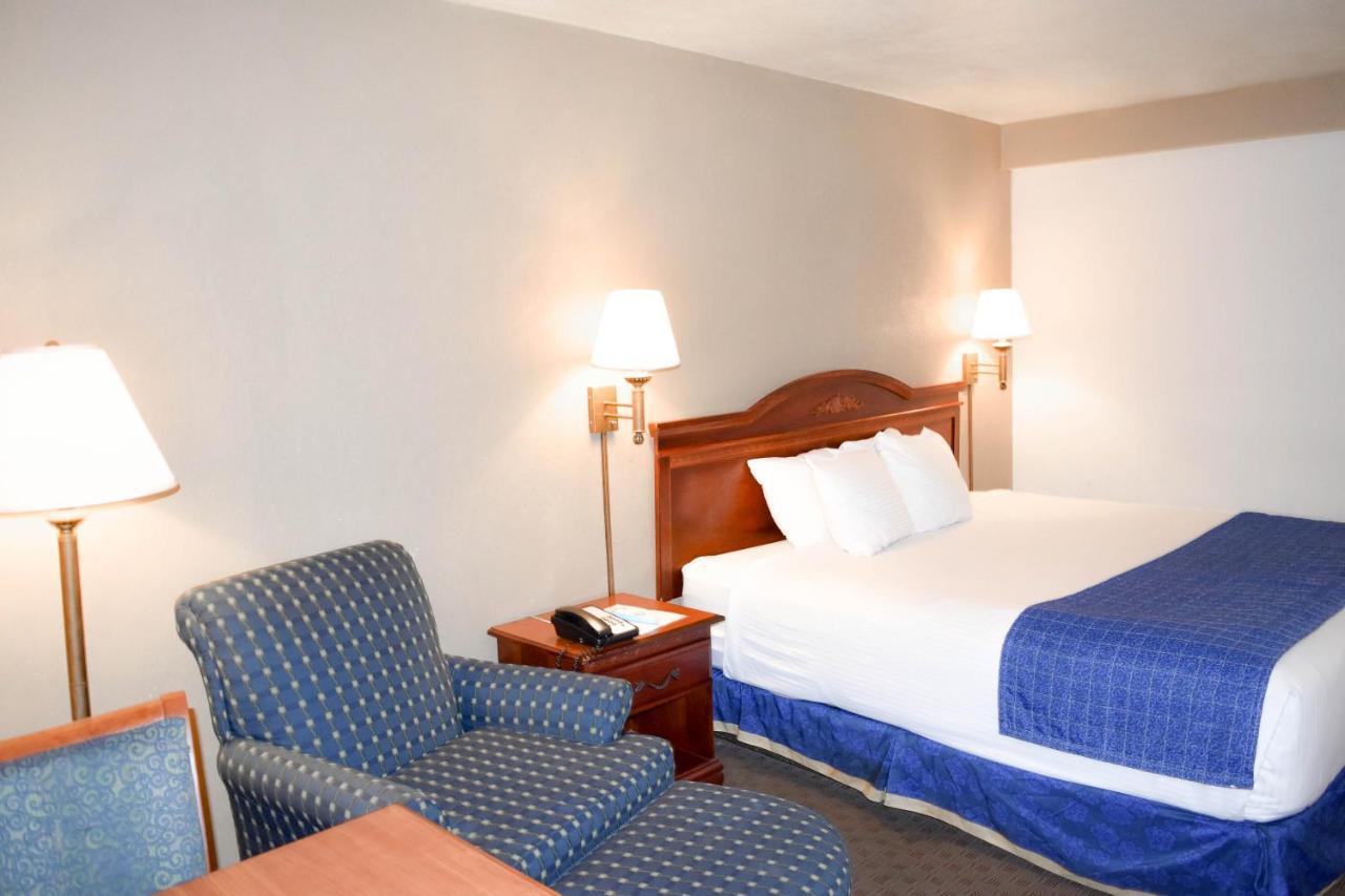 Attleboro Motor Inn Exteriör bild